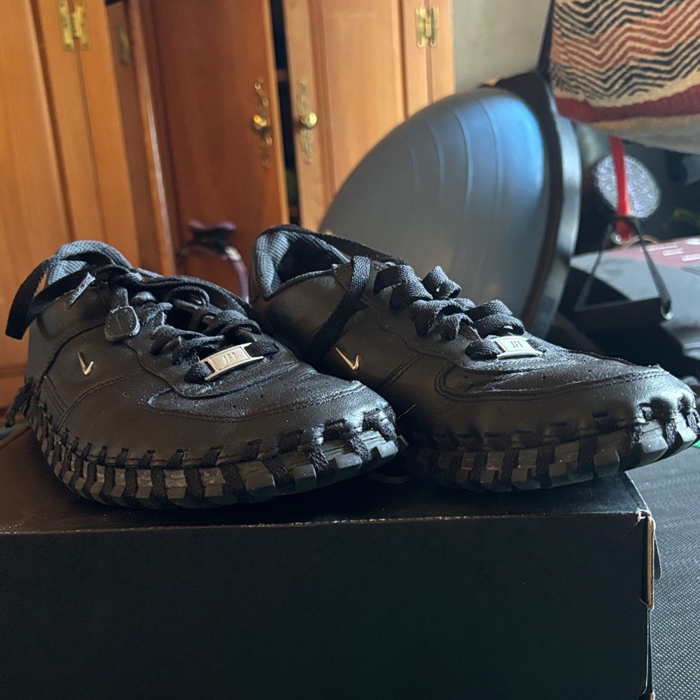 Nike Women's Black Sneakers with Textured Sole